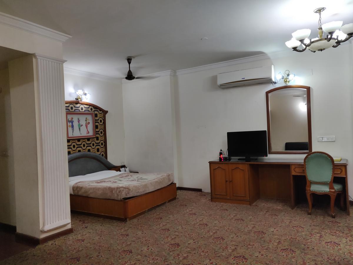 Hotel Premier Jammu Exterior photo